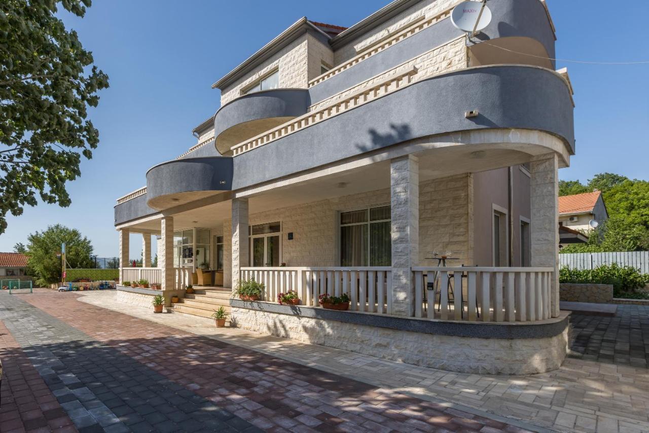 Apartments Ana Umljanovic Bagian luar foto