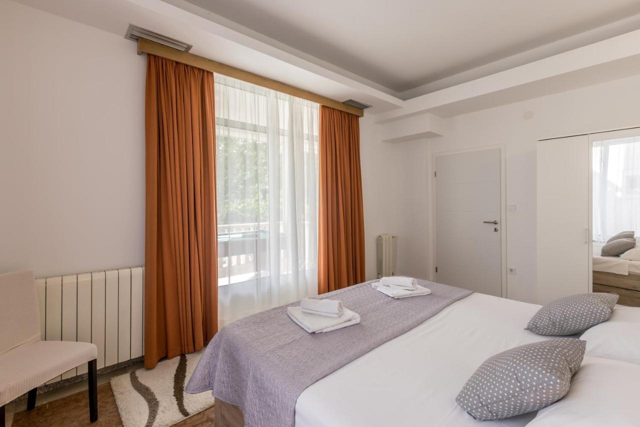 Apartments Ana Umljanovic Bagian luar foto