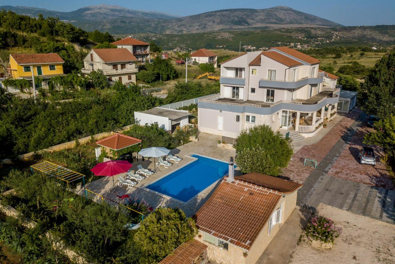 Apartments Ana Umljanovic Bagian luar foto